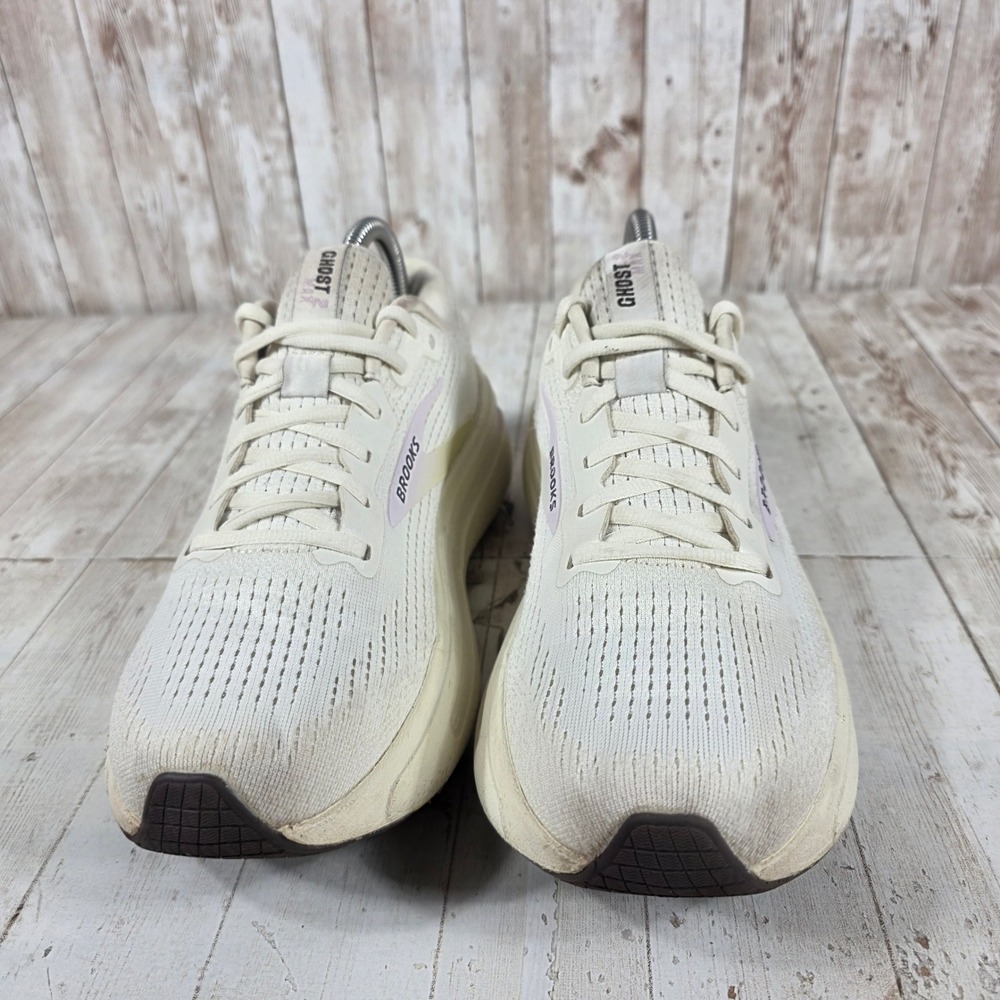 Brooks Ghost Max Womens 8.5 Running Shoes Cream White Lilac  Max Cushion - Picture 2 of 8